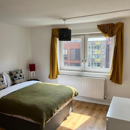 Morden 2 Bedroom Apartment Tower Bridge Лондон Экстерьер фото